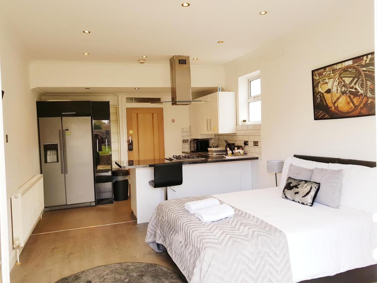 Cogie Abode Bed & Breakfast Enfield Bilik gambar
