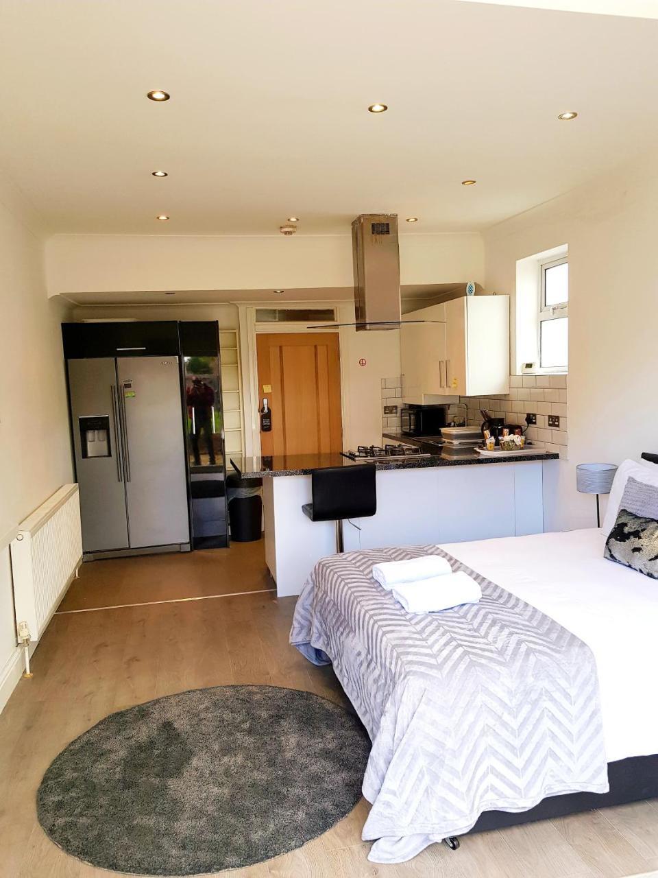 Cogie Abode Bed & Breakfast Enfield Bilik gambar